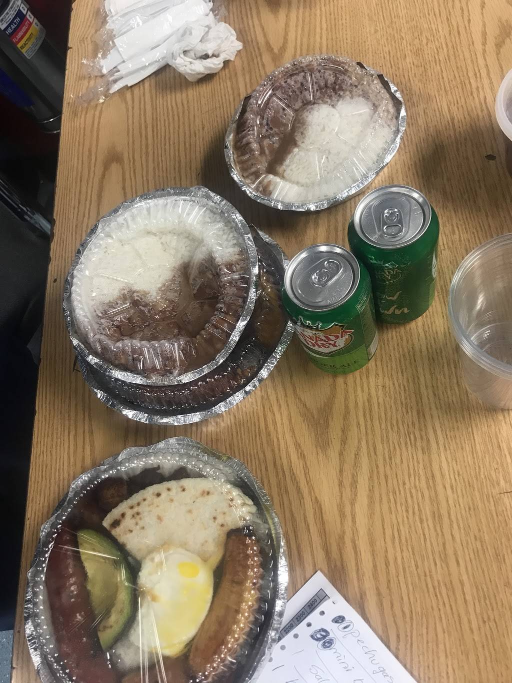 La Nueva Colombia | restaurant | 9107 31st Ave, East Elmhurst, NY 11369, USA | 7183963399 OR +1 718-396-3399