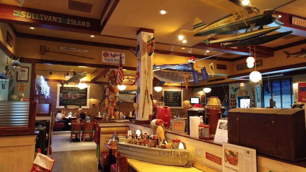 Lucky Oyster | restaurant | 2165 General Booth Blvd #154, Virginia Beach, VA 23454, USA | 7574309600 OR +1 757-430-9600