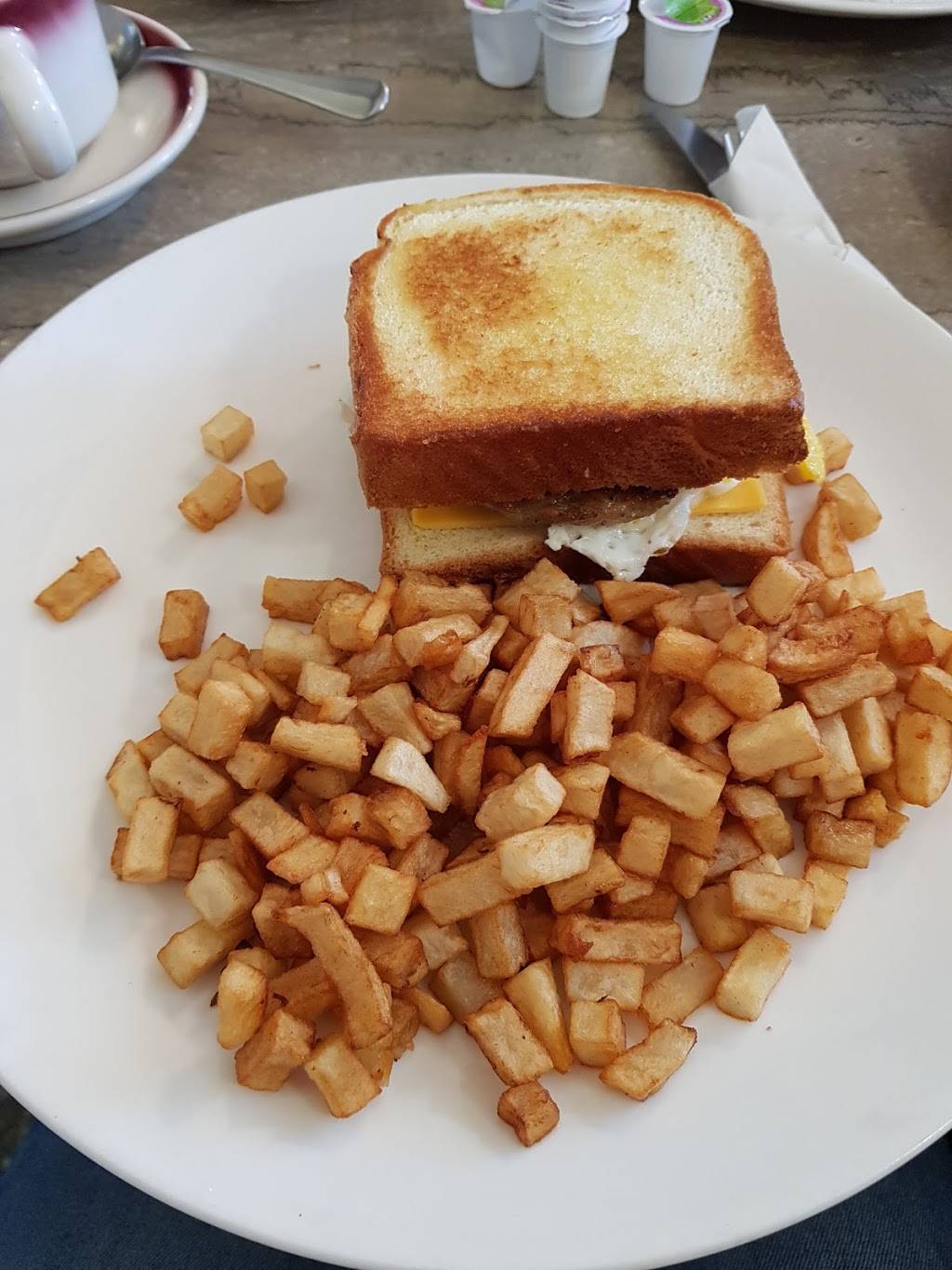 29 Diner | restaurant | 10536 Fairfax Blvd, Fairfax, VA 22030, USA | 7033520029 OR +1 703-352-0029