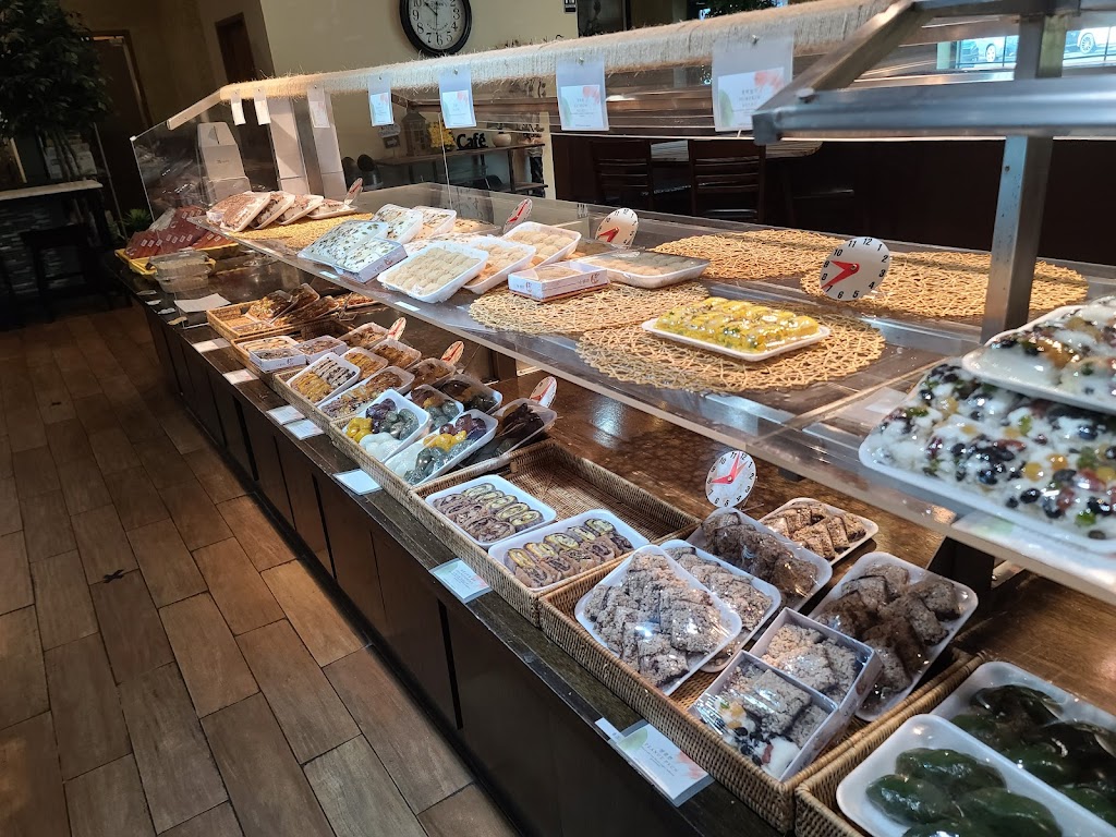 Nak Won Rice Cake(낙원떡집 둘루스) | cafe | 3525 Mall Blvd NW #7d, Duluth, GA 30096, USA | 7704769303 OR +1 770-476-9303