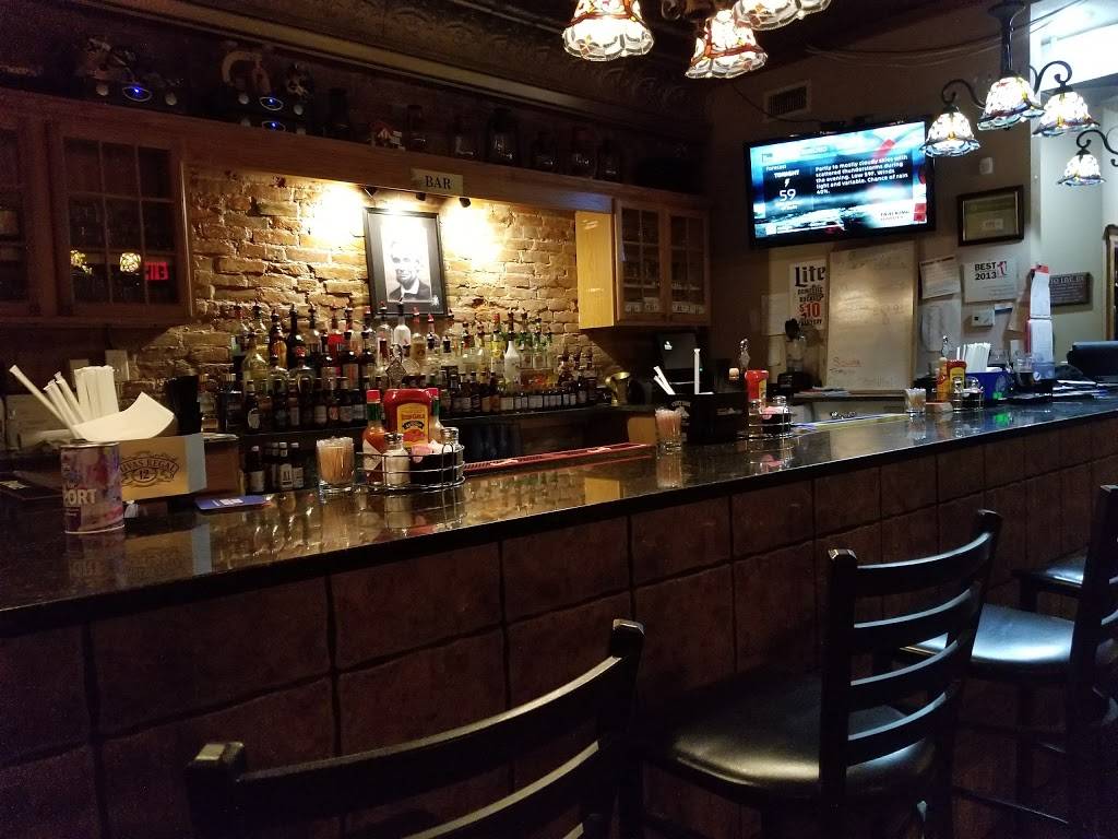 Abes Hideout & Saloon | restaurant | 200 Main St, Mechanicsburg, IL 62545, USA | 2173649386 OR +1 217-364-9386