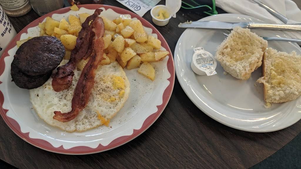 Dees Place | restaurant | 138 N Ridgewood Dr, Sebring, FL 33870, USA | 8634712228 OR +1 863-471-2228