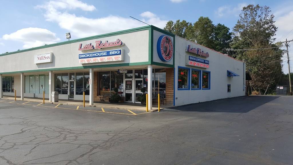 Little Richards Smokehouse BBQ | restaurant | 916 S State St, Yadkinville, NC 27055, USA | 3366797064 OR +1 336-679-7064