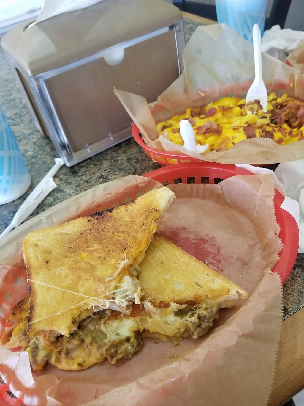 Cheesy Express | meal takeaway | 3219 Mission Blvd, San Diego, CA 92109, USA | 8588867480 OR +1 858-886-7480