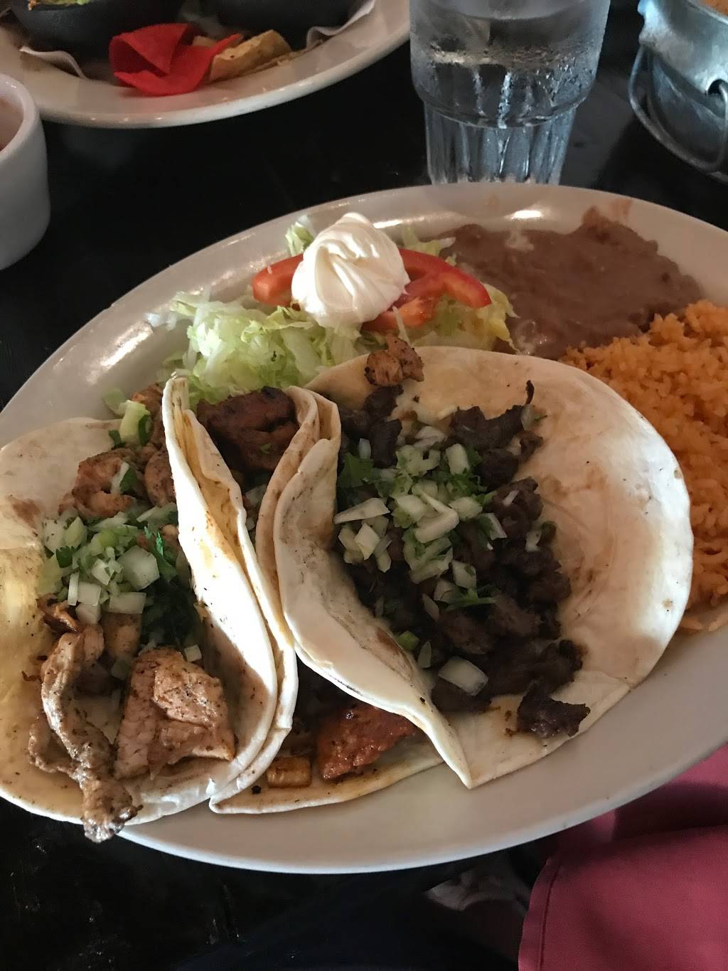 Fernandos Tequila Bar & Restaurant | restaurant | 3450 N Lincoln Ave, Chicago, IL 60657, USA | 7734776930 OR +1 773-477-6930