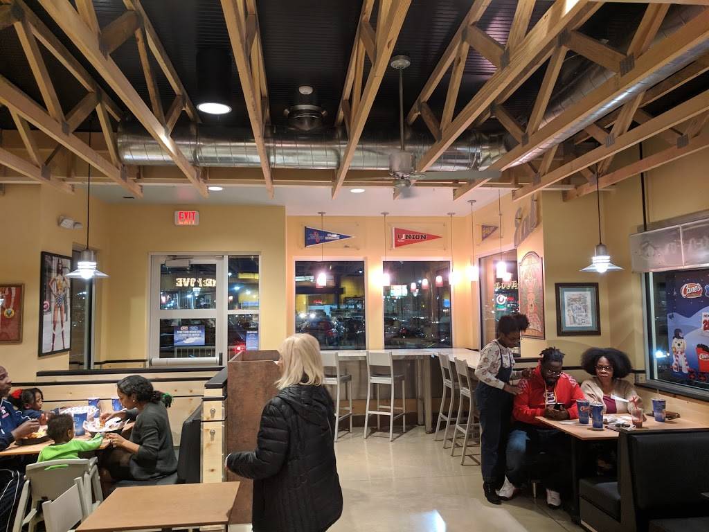 Raising Canes Chicken Fingers | restaurant | 10707 E 71st St, Tulsa, OK 74133, USA | 9182490025 OR +1 918-249-0025