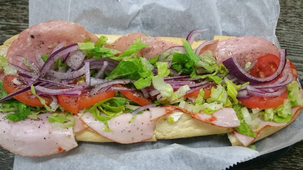 Chases Hop Shop | restaurant | 7235 Rising Sun Ave, Philadelphia, PA 19111, USA | 2675383609 OR +1 267-538-3609