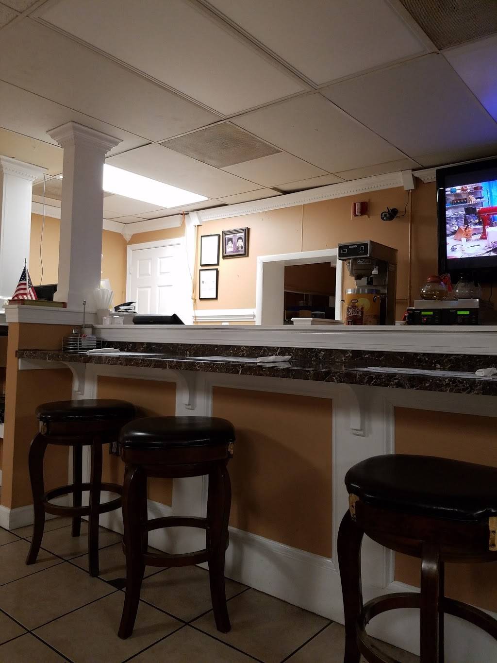 Old Town Diner | cafe | 307 Main St, Myersville, MD 21773, USA | 3015087096 OR +1 301-508-7096