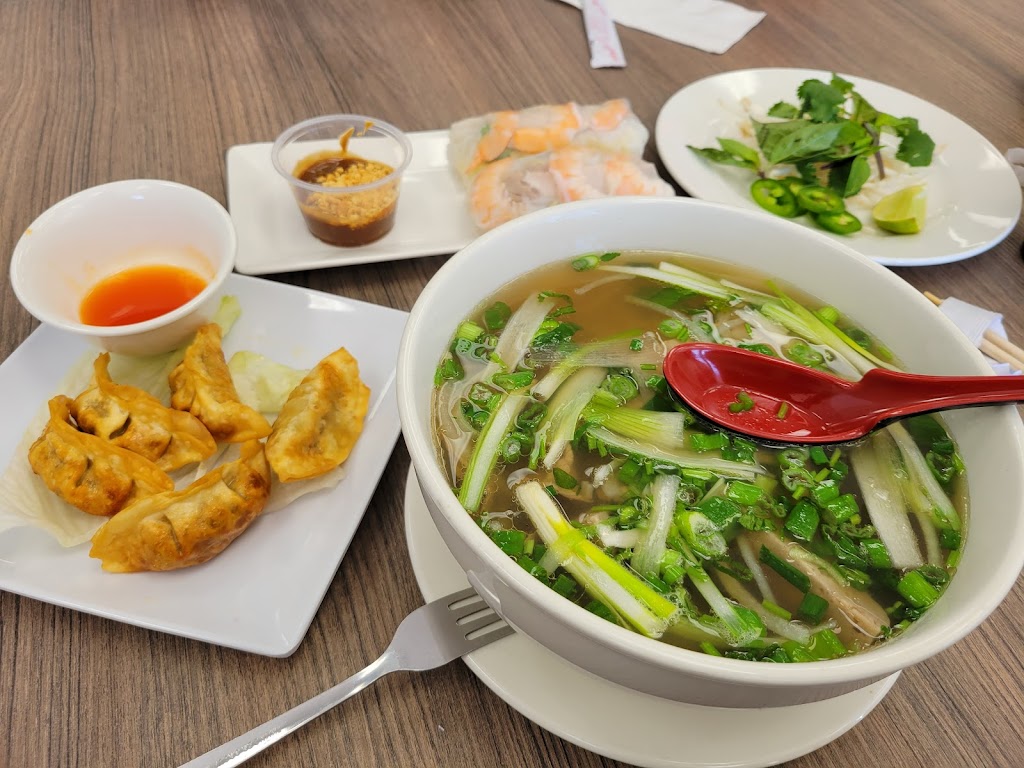Yuma Pho | restaurant | 394 E 16th St, Yuma, AZ 85364, USA | 9282597190 OR +1 928-259-7190