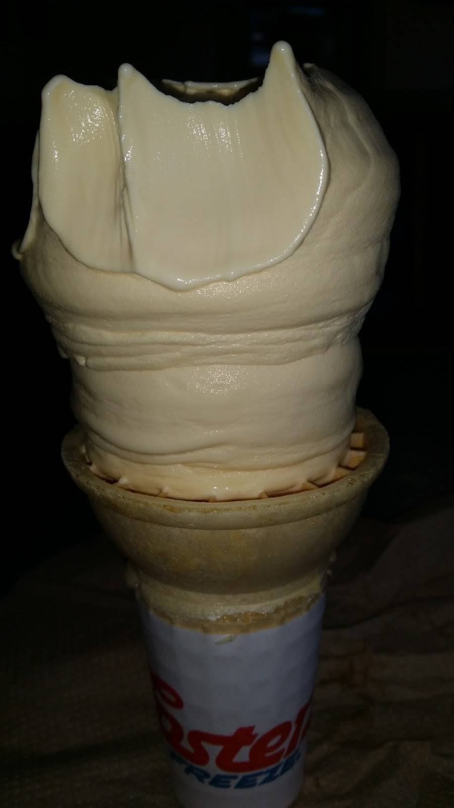 Fosters Freeze | restaurant | 3858 E Ventura Ave, Fresno, CA 93702, USA | 5592664884 OR +1 559-266-4884