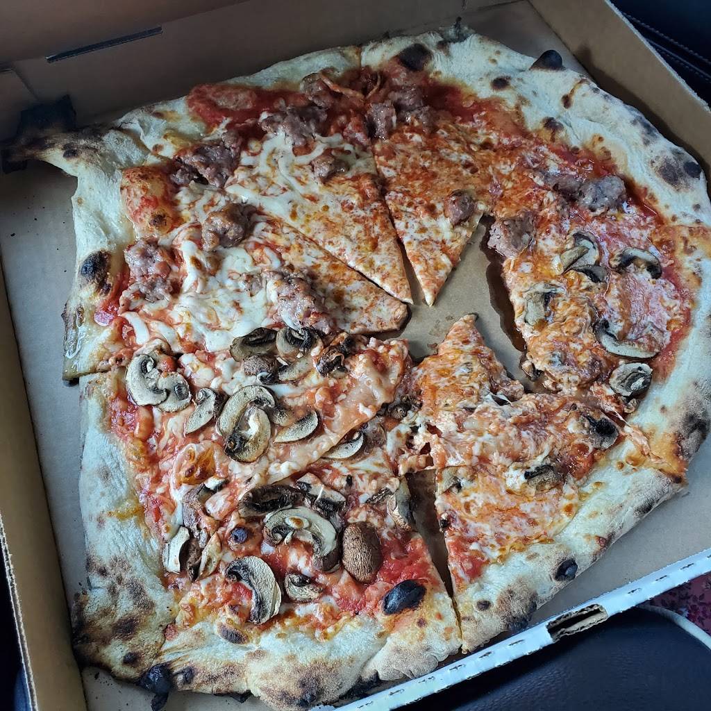 Pizza Lobo | meal takeaway | 3000 W Fullerton Ave, Chicago, IL 60647, USA | 3122651745 OR +1 312-265-1745