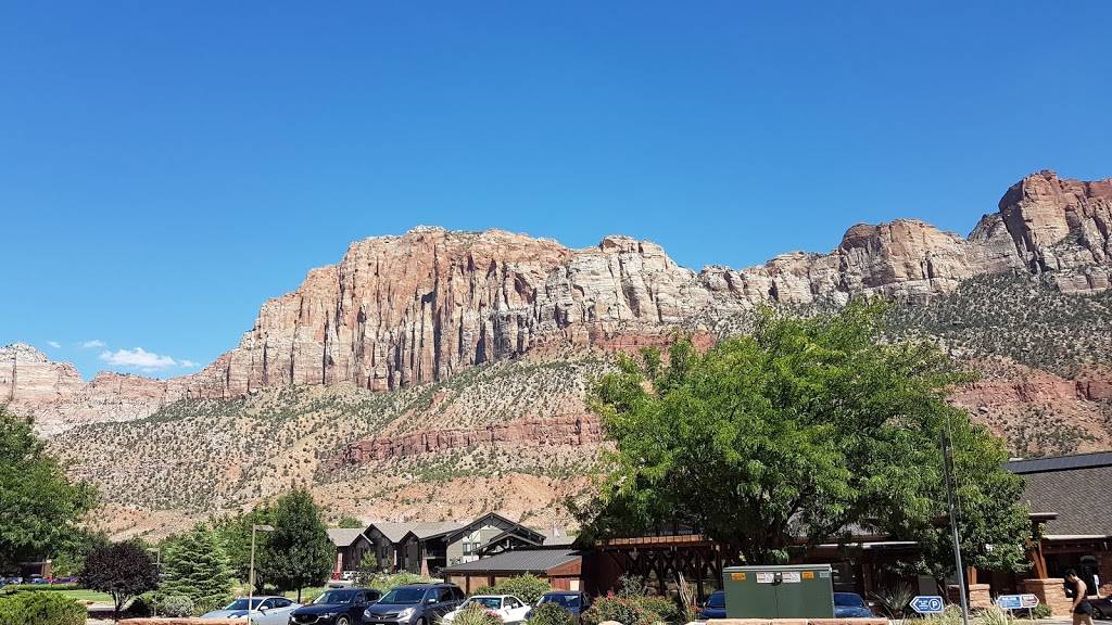 Starbucks | cafe | 300 S Tucker Rd #A, Tehachapi, CA 93561, USA | 6618220573 OR +1 661-822-0573