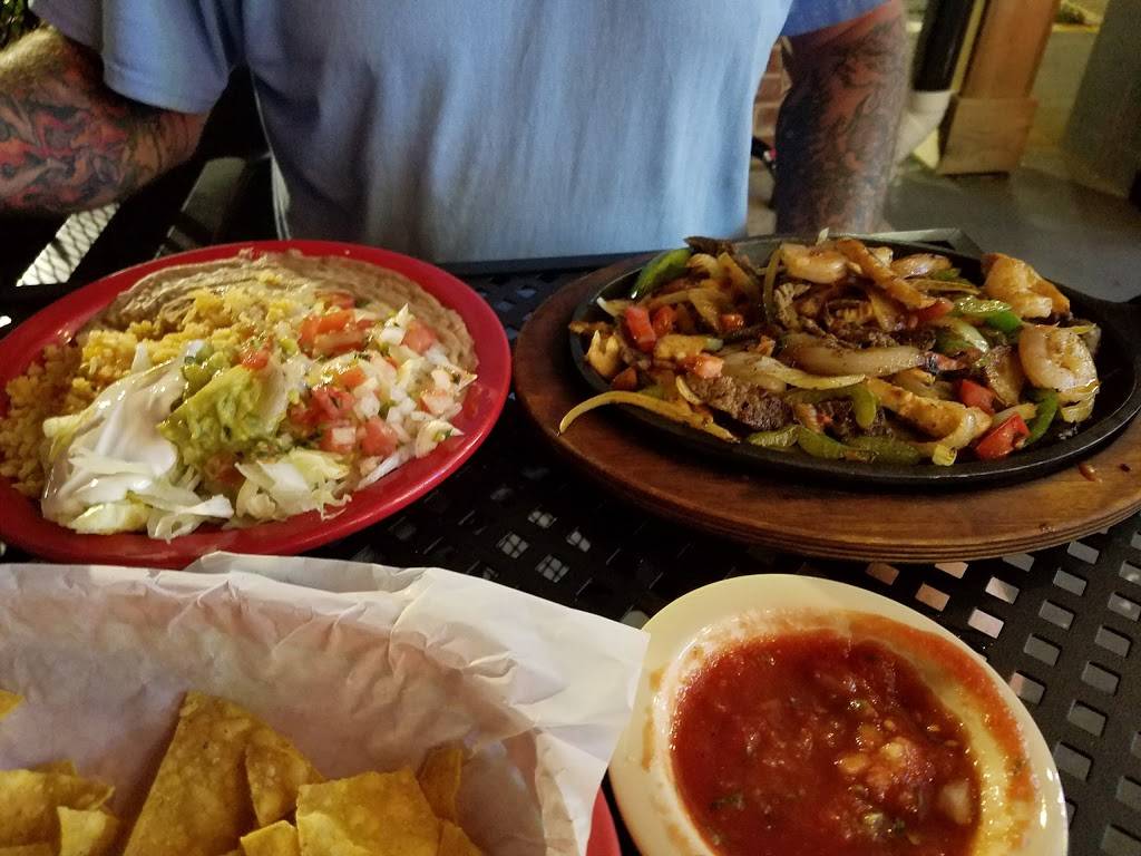 Sombreros Mexican Cantina | restaurant | 411 N Central Ave, Hapeville, GA 30354, USA | 4047664499 OR +1 404-766-4499