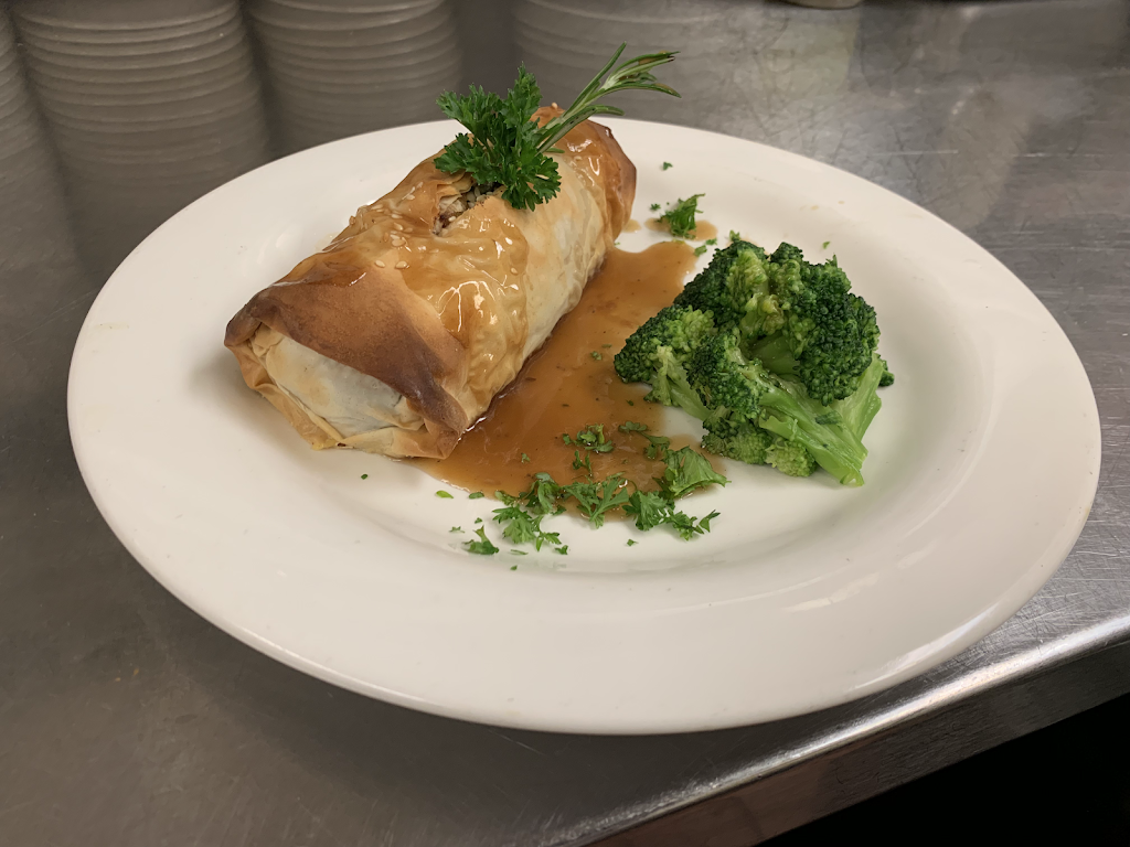 Valiant Bar and Grill | restaurant | 1120 S Main St, Chelsea, MI 48118, USA | 7344757714 OR +1 734-475-7714