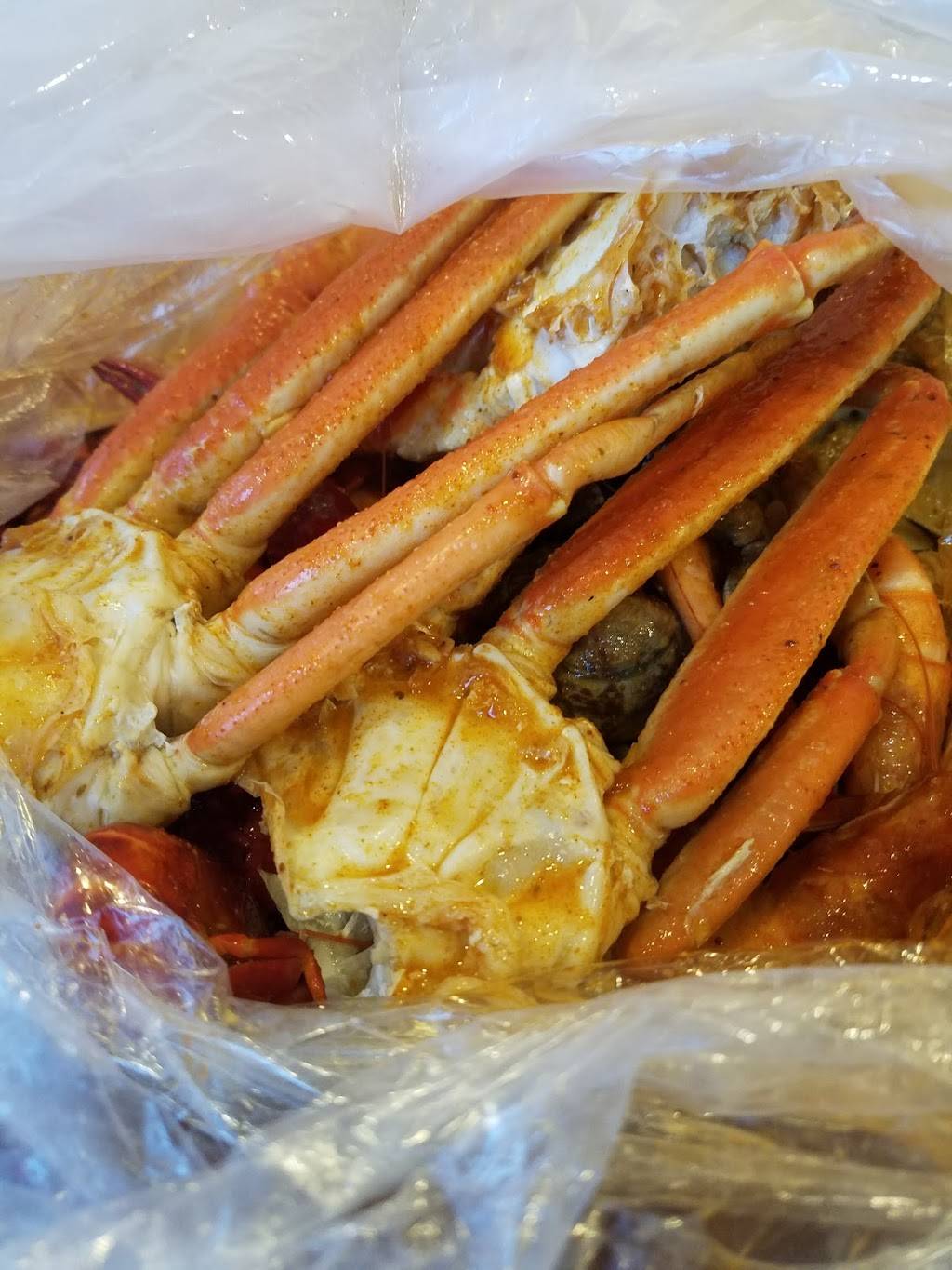 Crackin Crawfish LLC | restaurant | 440 E McCullough Dr, Charlotte, NC 28262, USA | 7049006603 OR +1 704-900-6603