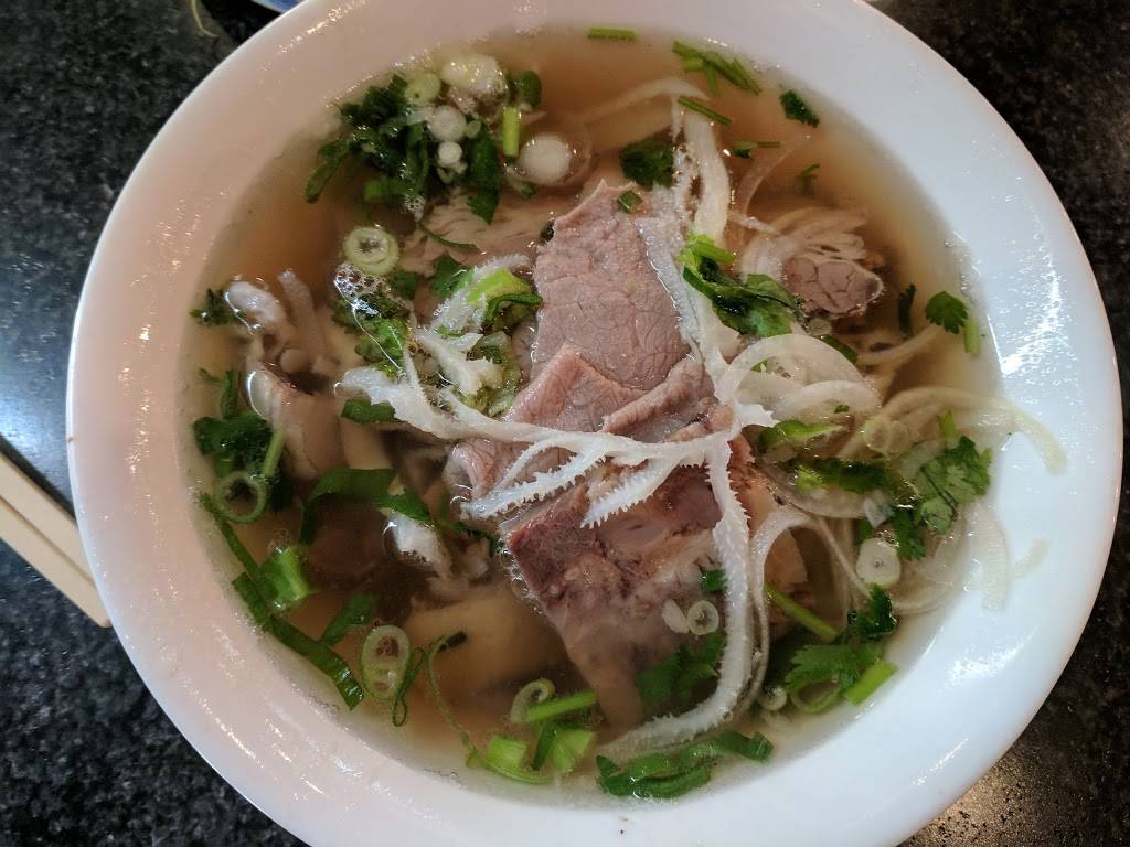 Pho Big Bowl | restaurant | 2655 Liruma Rd, Mississauga, ON L5K 1Y8, Canada | 9058558829 OR +1 905-855-8829