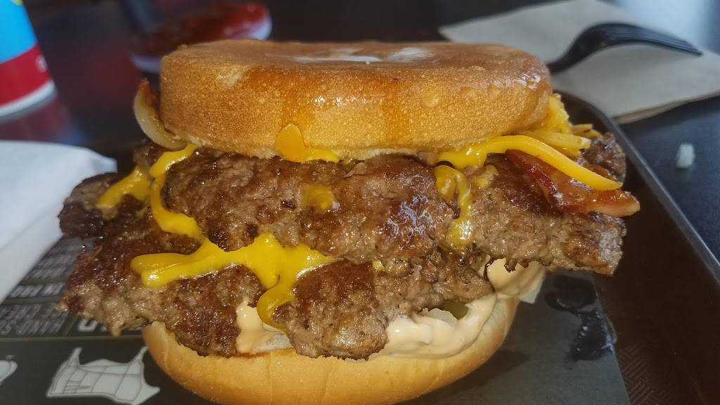 Fatburger | restaurant | 10600 1, 2, Ventura Blvd, Studio City, CA 91604, USA | 8187698725 OR +1 818-769-8725