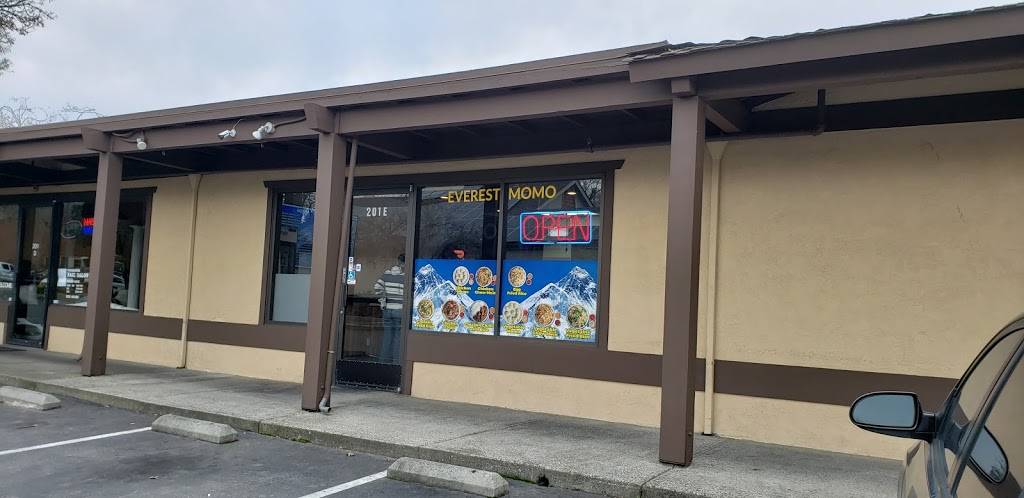 The Everest Momo | restaurant | 201 Main St, Pleasanton, CA 94566, USA | 4088406369 OR +1 408-840-6369