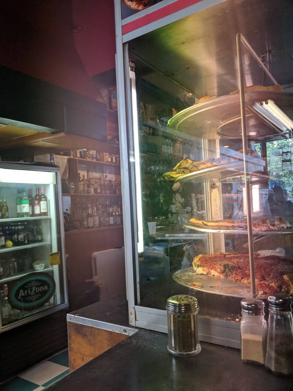 Nancys Pizza | restaurant | 2930 N Broadway, Chicago, IL 60657, USA | 7738831977 OR +1 773-883-1977