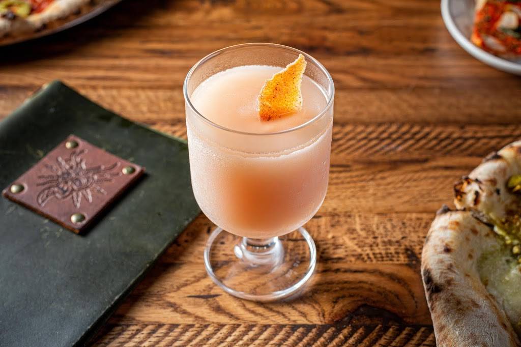 Roebuck Pizza | restaurant | 3159 N Broadway, Chicago, IL 60657, USA | 7738572229 OR +1 773-857-2229