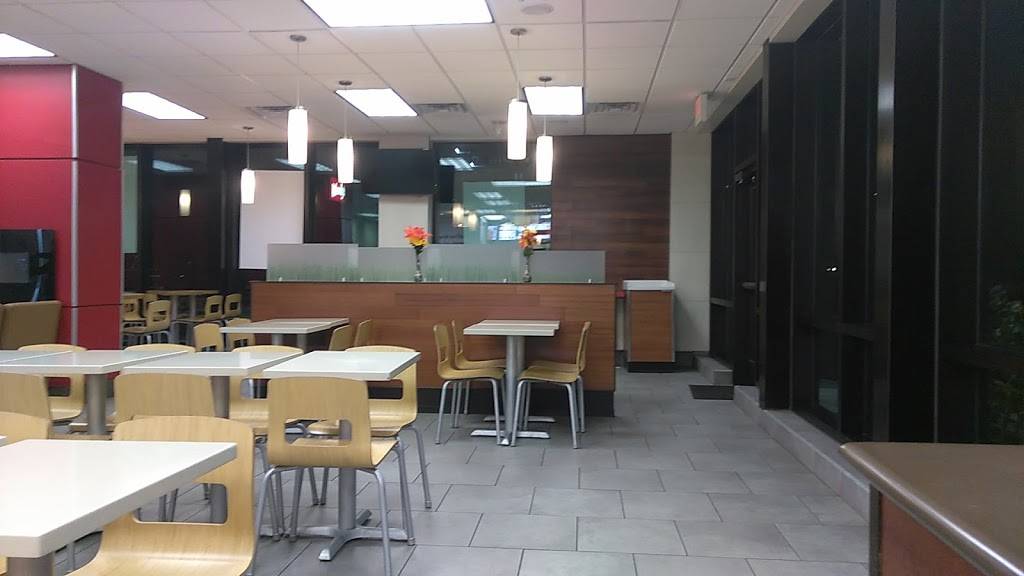 Wendys | restaurant | 365 University Park Dr, Winter Park, FL 32792, USA | 4076711119 OR +1 407-671-1119