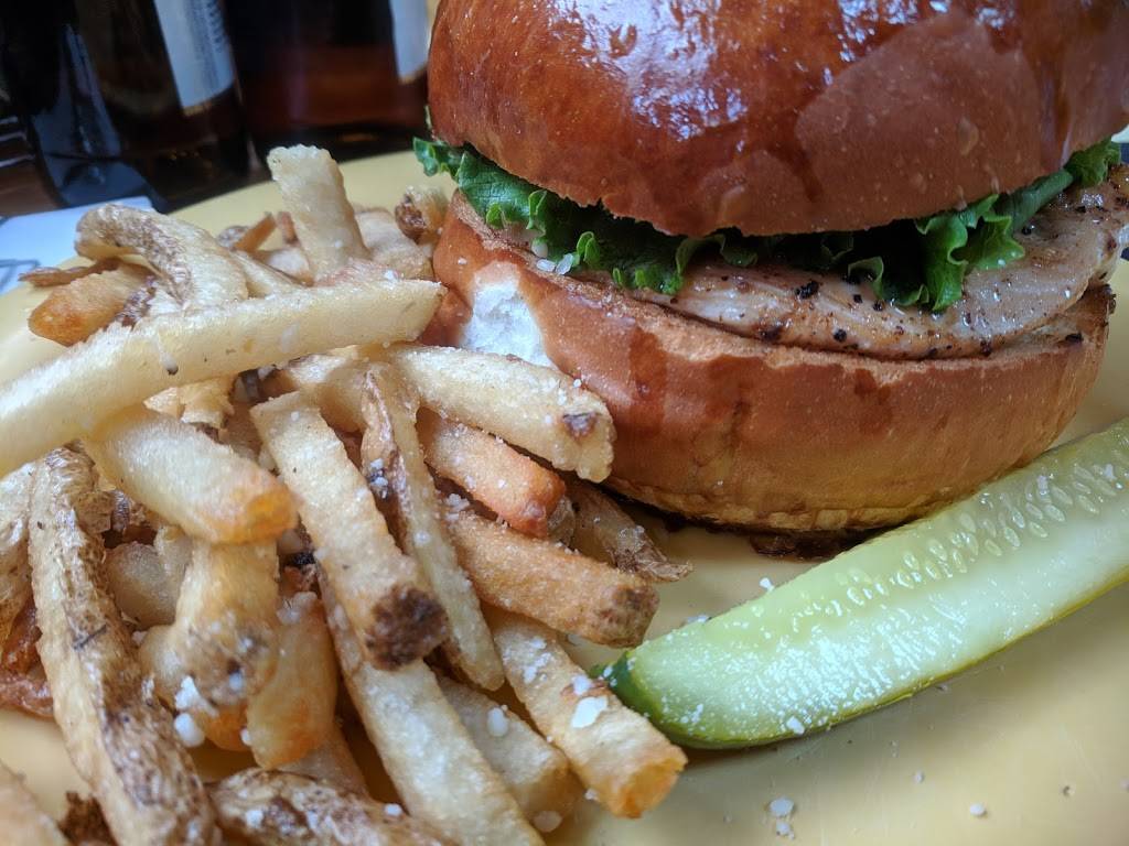 Oscars Pub & Grill | restaurant | 1712 W Pierce St, Milwaukee, WI 53204, USA | 4148101820 OR +1 414-810-1820