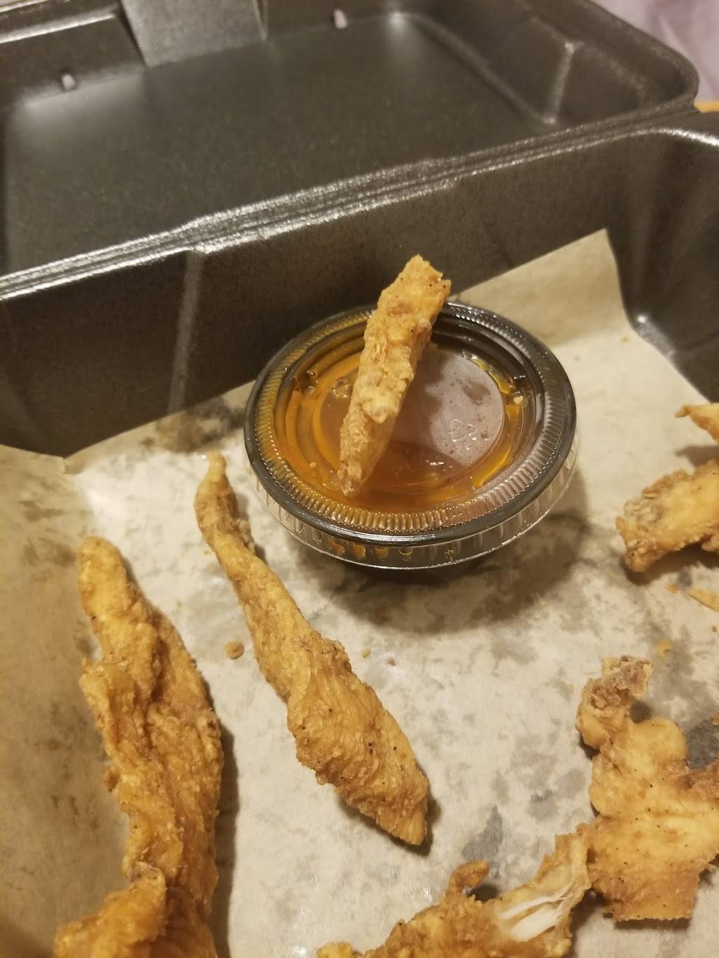 Hooters | restaurant | 1423 Riverchase Blvd, Rock Hill, SC 29732, USA | 8039804300 OR +1 803-980-4300