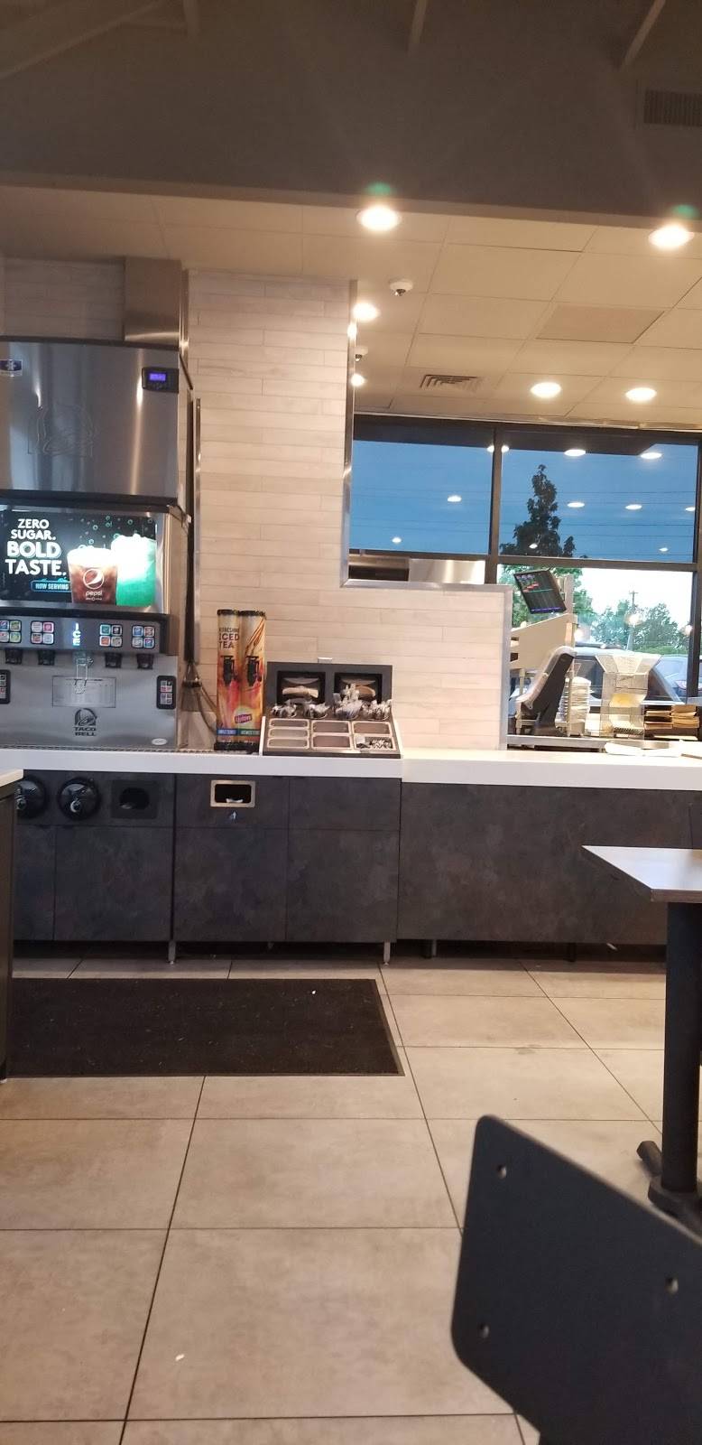 Taco Bell | meal takeaway | 19000 Northline Rd, Southgate, MI 48195, USA | 7342509118 OR +1 734-250-9118