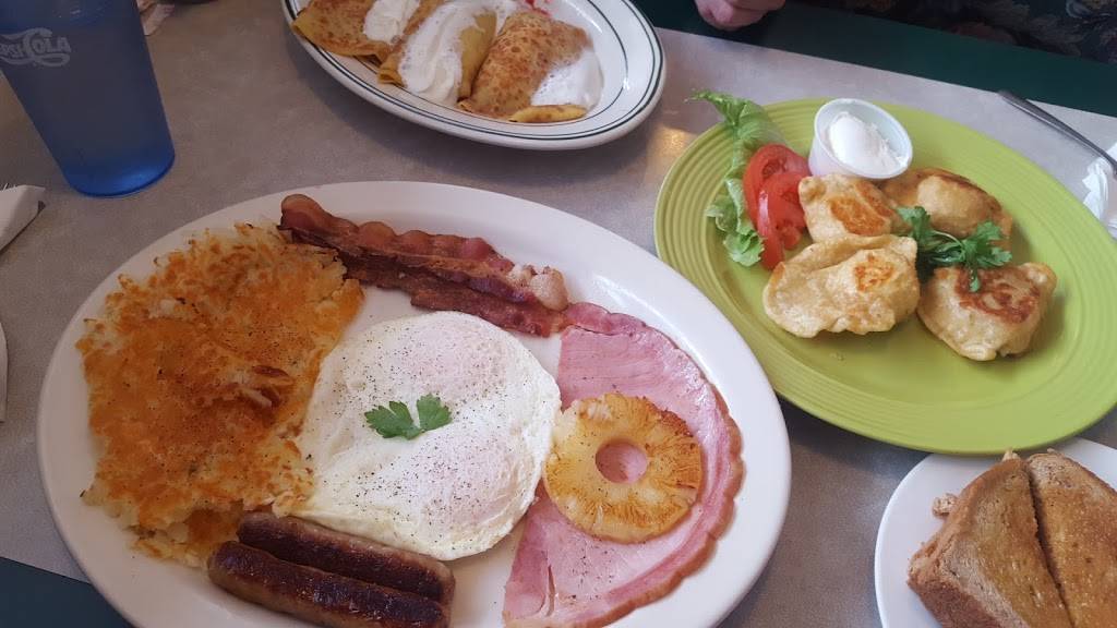 Roses Family Dining | restaurant | 31301 Harper Ave, St Clair Shores, MI 48082, USA | 5862969390 OR +1 586-296-9390