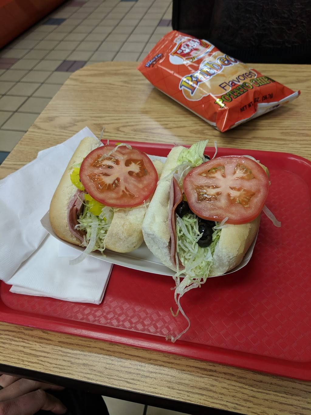 La Penguina Deli | restaurant | 4838 Greenfield Rd, Dearborn, MI 48126, USA | 3139456633 OR +1 313-945-6633