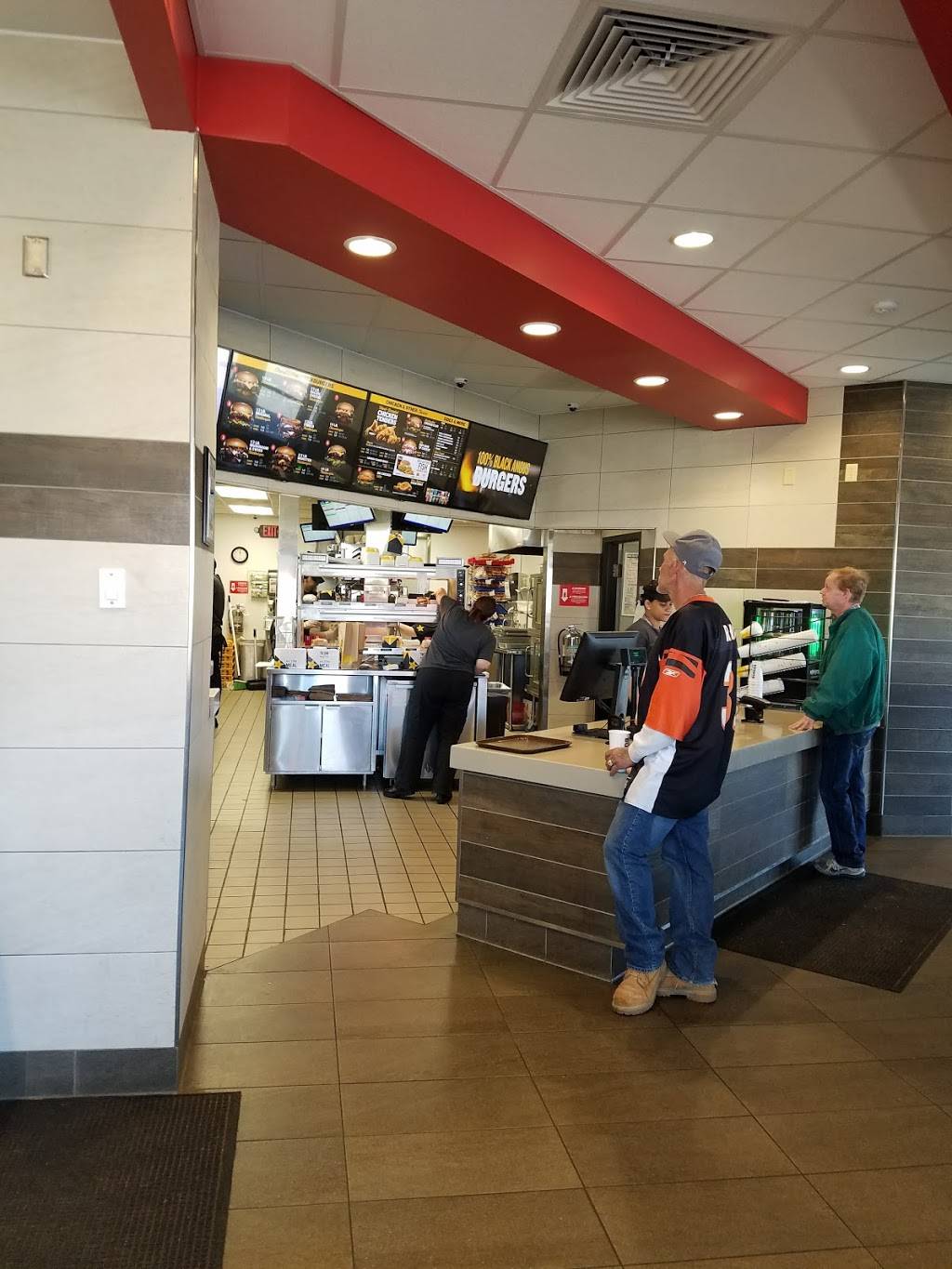 Hardees | restaurant | 1510 S Erie Blvd, Hamilton, OH 45011, USA | 5138891923 OR +1 513-889-1923