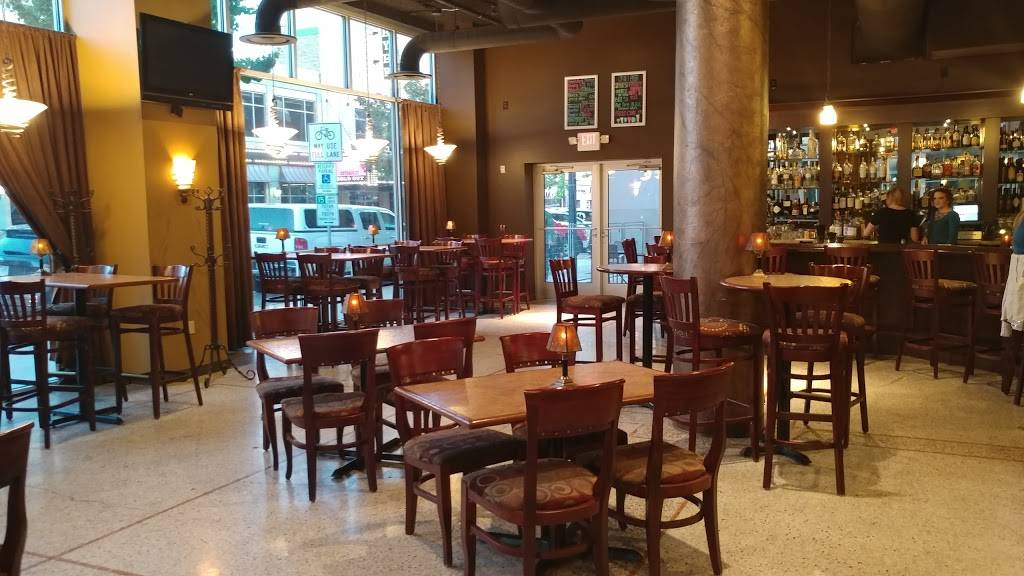 Black & Tan Grille | restaurant | 130 E Walnut St, Green Bay, WI 54301, USA | 9204307700 OR +1 920-430-7700