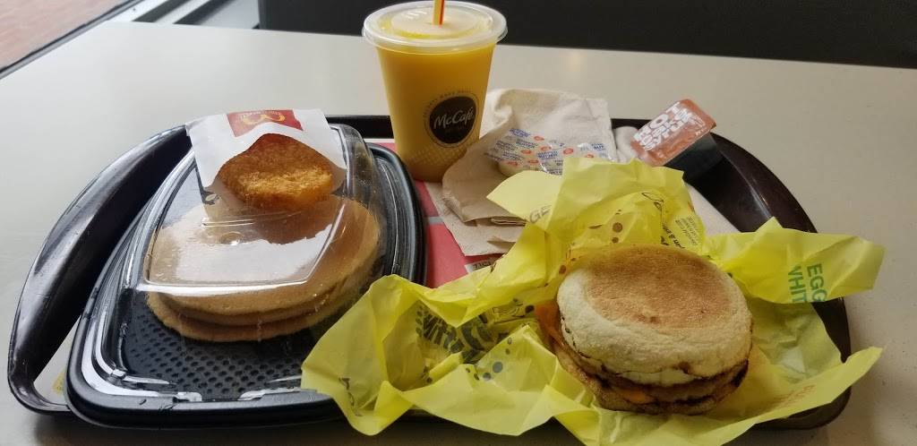 McDonalds | cafe | 610 NE 125th St, Miami, FL 33161, USA | 3058992882 OR +1 305-899-2882