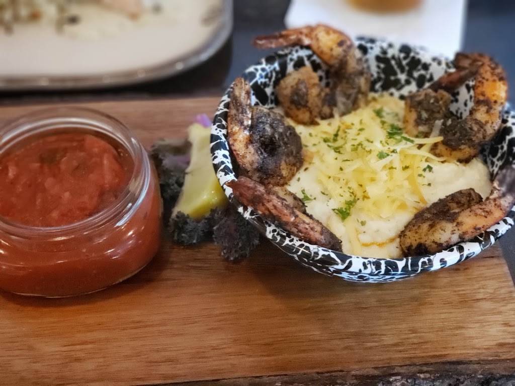 Southern Kitchen & Bar | restaurant | 831 1st St N, Jacksonville Beach, FL 32250, USA | 9043720444 OR +1 904-372-0444