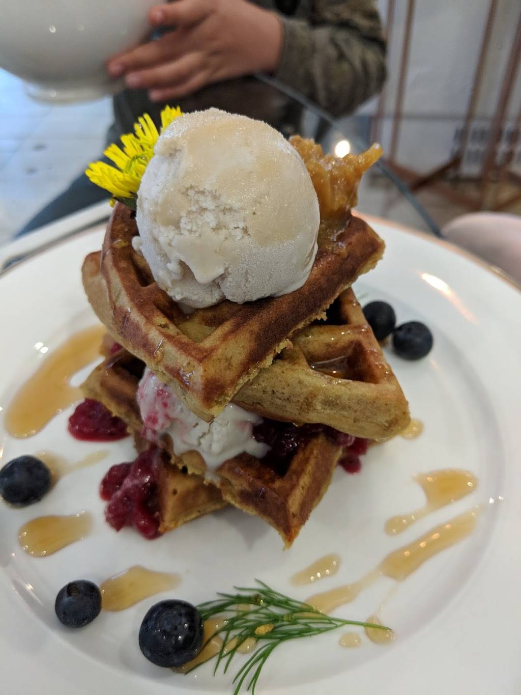 Pomegranate | restaurant | 8556 W 3rd St, Los Angeles, CA 90048, USA | 4243350506 OR +1 424-335-0506