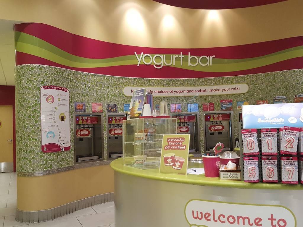 Menchies Frozen Yogurt | bakery | 5100 Daniels Pkwy Ste 500, Fort Myers, FL 33912, USA | 2394376283 OR +1 239-437-6283