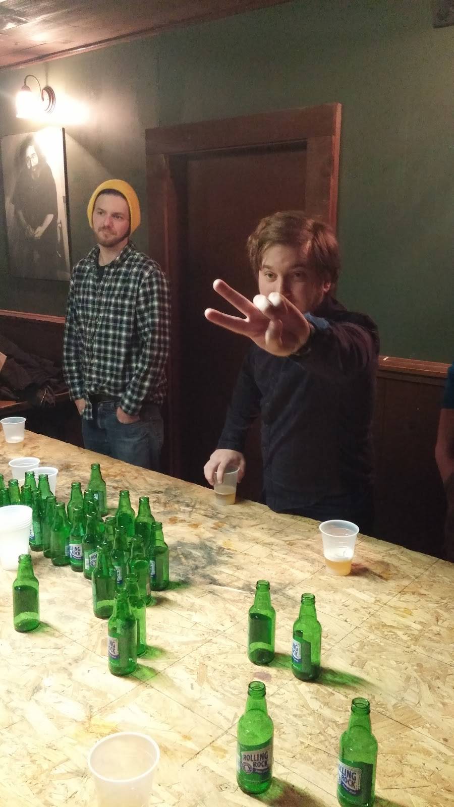 Frizzys Bar & Grill | restaurant | 140 Allen St, Buffalo, NY 14201, USA | 7168835077 OR +1 716-883-5077