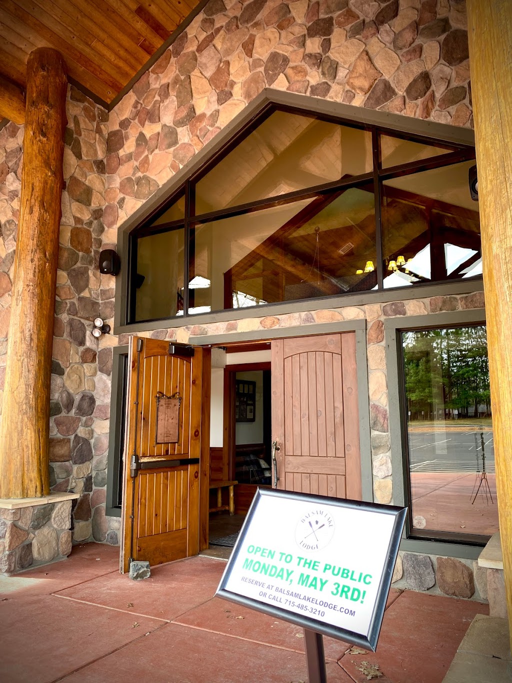 Balsam Lake Lodge & Restaurant | restaurant | 264 County Rd I, Balsam Lake, WI 54810, USA | 7154853210 OR +1 715-485-3210