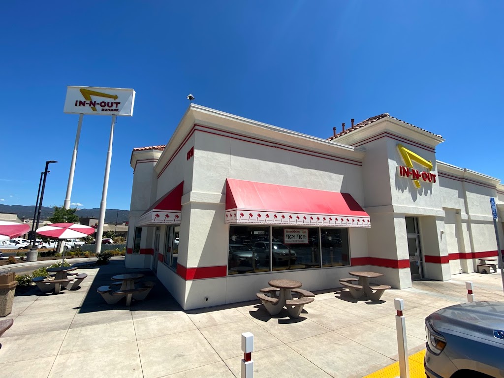 In-N-Out Burger | restaurant | 1351 N State St, Ukiah, CA 95482, USA | 8007861000 OR +1 800-786-1000