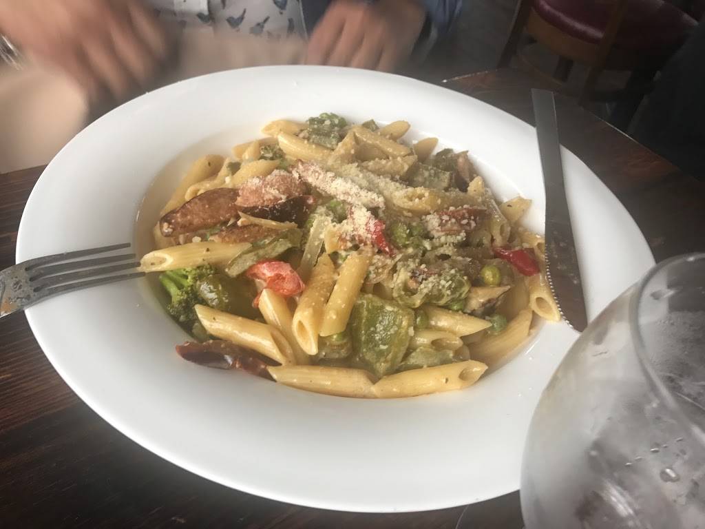 River House Grille | restaurant | 195 Woodcleft Ave, Freeport, NY 11520, USA | 5166085226 OR +1 516-608-5226