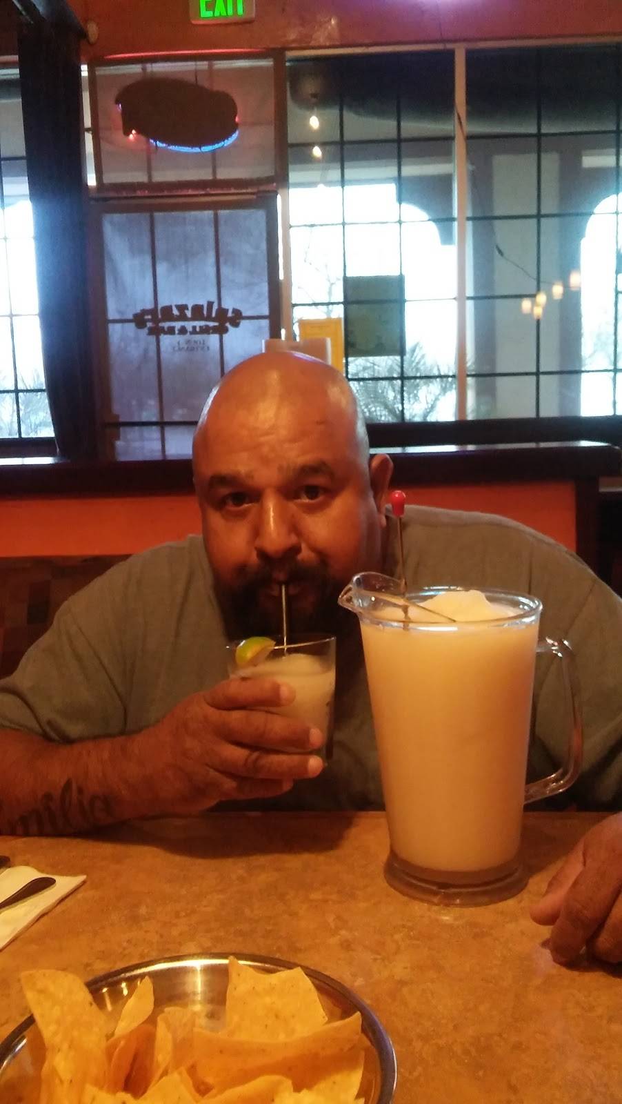 Salazars Grill & Bar | restaurant | 345 Sierra St, Kingsburg, CA 93631, USA | 5598971843 OR +1 559-897-1843