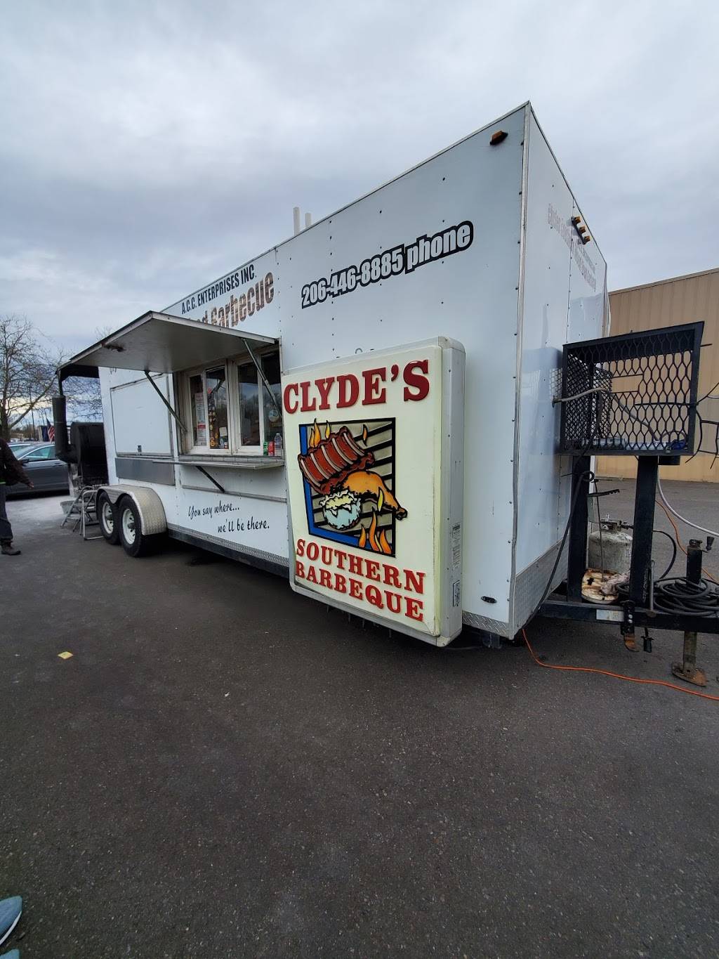 Clydes Southern Wood Fired Barbeque | restaurant | 201 S 4th Pl, Renton, WA 98057, USA | 2064468885 OR +1 206-446-8885
