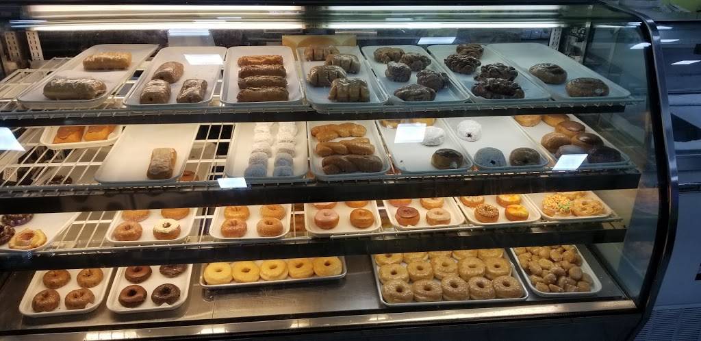 Daylight Donuts | restaurant | 1965 Madison Ave, Granite City, IL 62040, USA | 6187097955 OR +1 618-709-7955