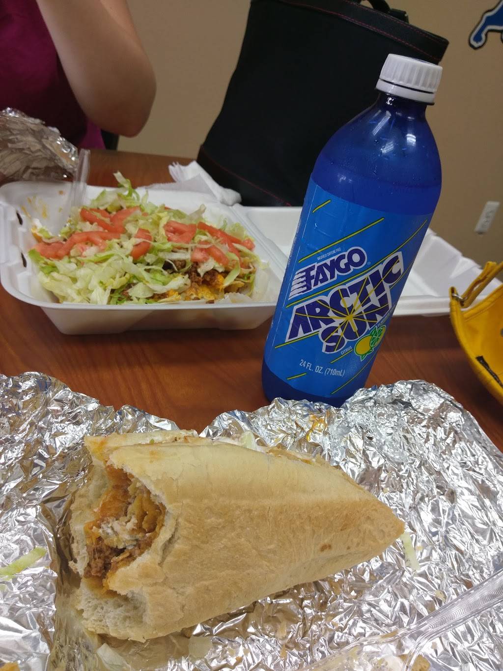 Capt. Nemos | restaurant | 4422 S Wayne Rd, Wayne, MI 48184, USA | 7343313945 OR +1 734-331-3945