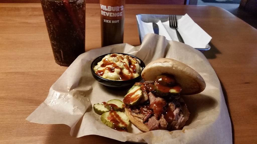 Famous Daves Bar-B-Que | restaurant | G3558 Miller Rd, Flint, MI 48507, USA | 8107204600 OR +1 810-720-4600