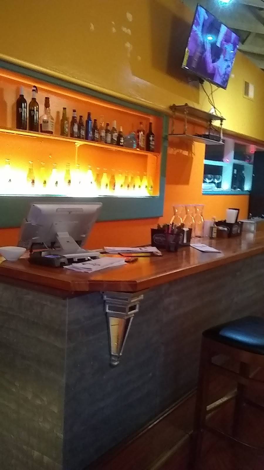 Mandos restaurant | restaurant | 2110 N Fremont St, Monterey, CA 93940, USA | 8313244379 OR +1 831-324-4379