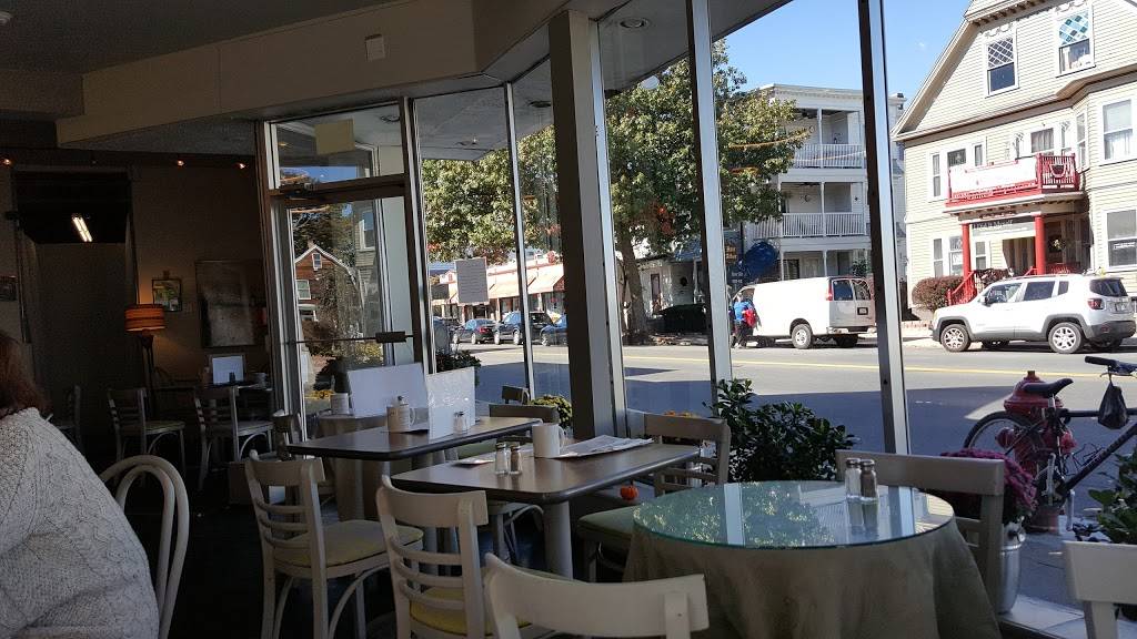 Christophers Cafe & Catering | restaurant | 4807, 2 Lewis St, Lynn, MA 01902, USA | 7815962200 OR +1 781-596-2200