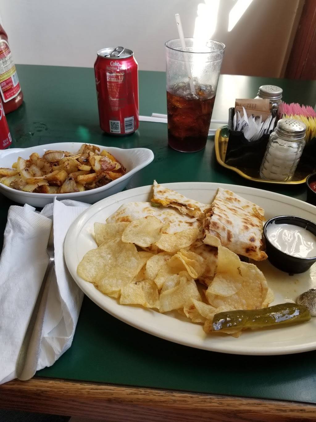 Sunrise Cafe | restaurant | 1032 S Main St, Woodstock, VA 22664, USA | 5404595886 OR +1 540-459-5886