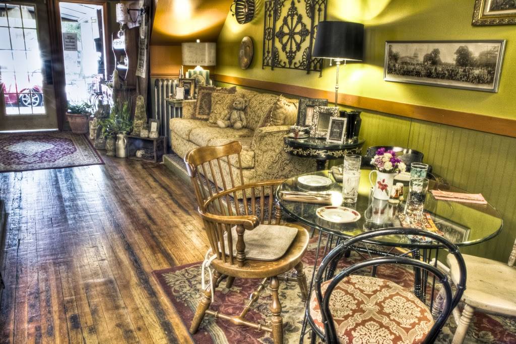 Under the Moon Cafe | cafe | 210 Farnsworth Ave, Bordentown, NJ 08505, USA | 6092918301 OR +1 609-291-8301