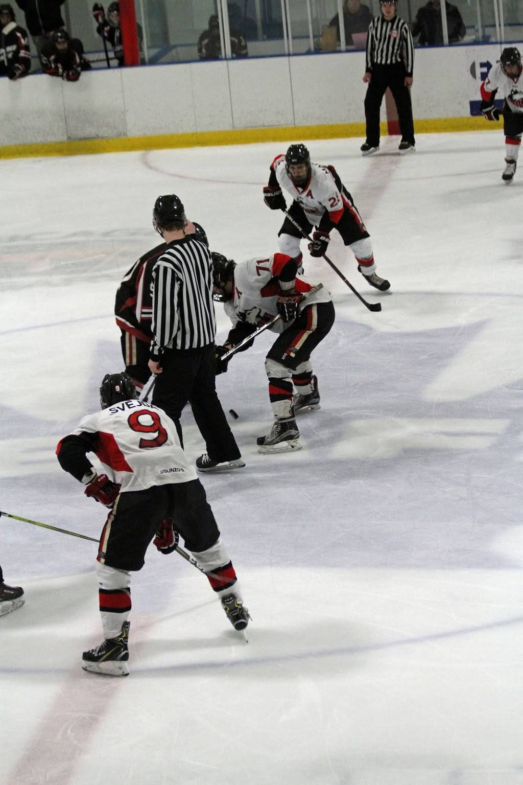 Leafs Ice Centre | restaurant | 801 Wesemann Dr, West Dundee, IL 60118, USA | 8478448700 OR +1 847-844-8700